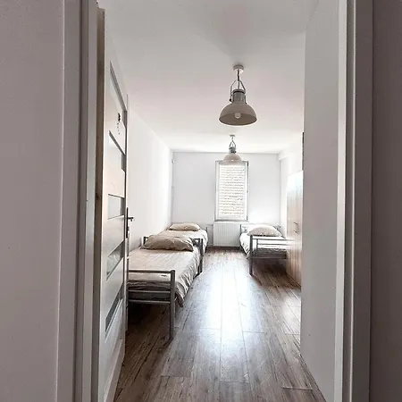- Pracowniczy Wielogorska 1 Hostel *