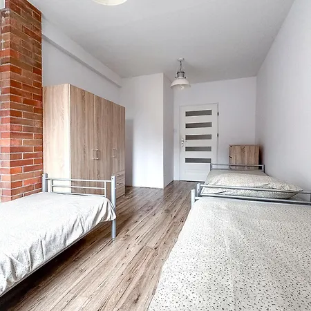 - Pracowniczy Wielogorska 1 Hostel Legnica